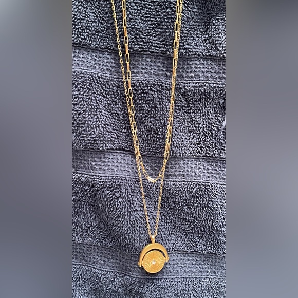 Necklace - Picture 2 of 3